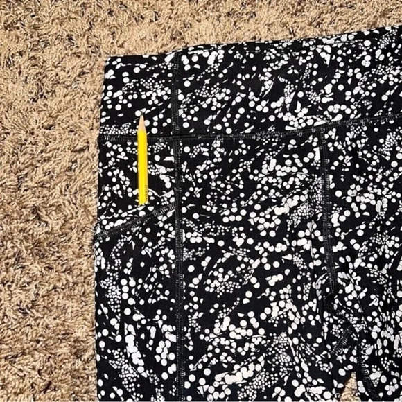 Lululemon Tight Stuff Tight II Size 8 - Picture 6 of 9